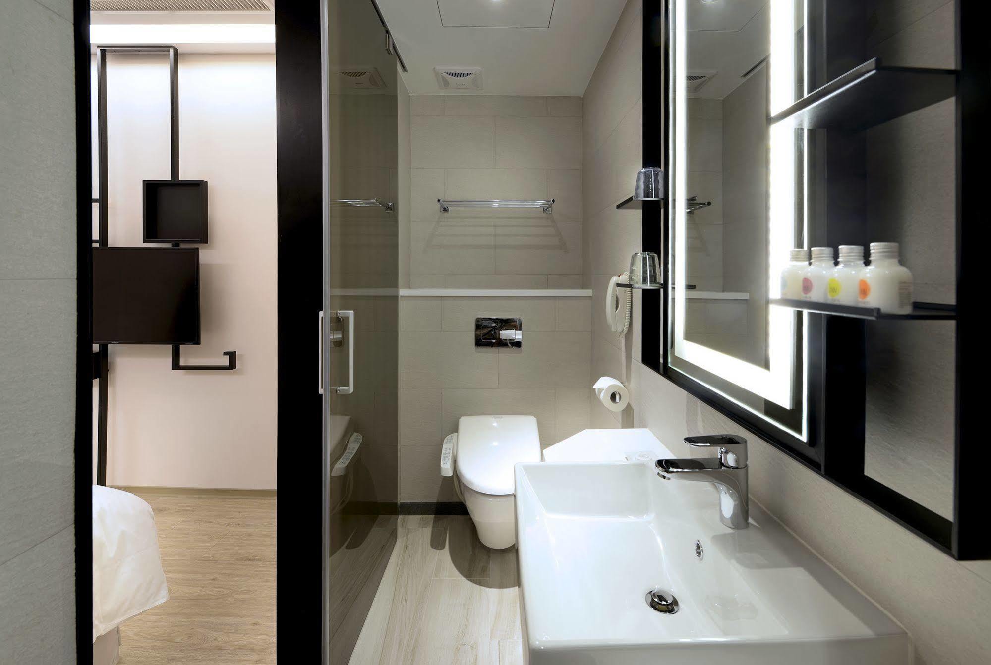 Uinn Business Hotel-Shihlin Taipei Exterior photo