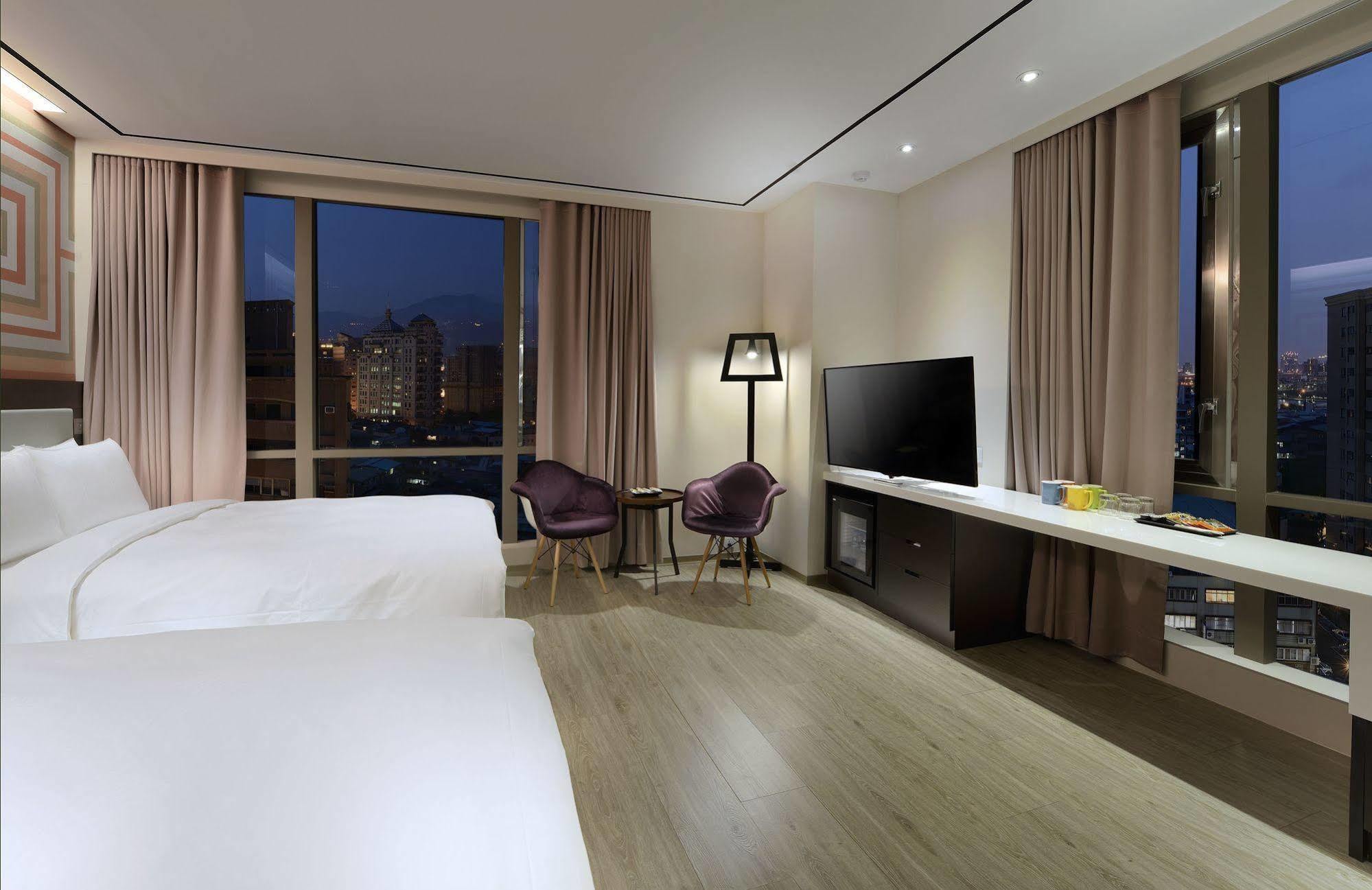 Uinn Business Hotel-Shihlin Taipei Exterior photo