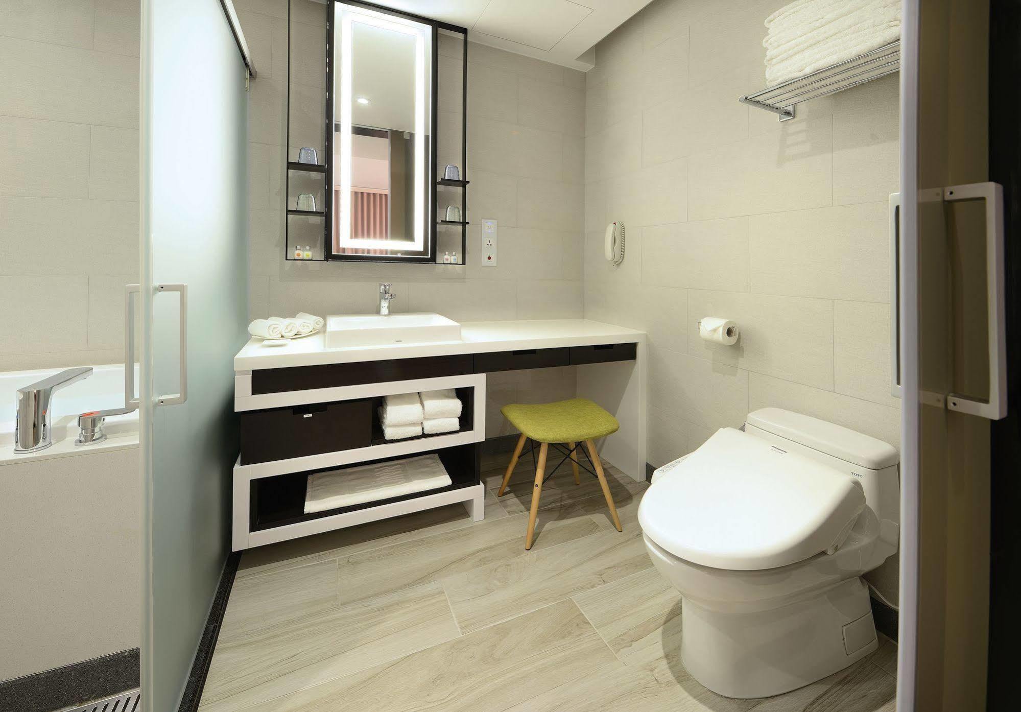 Uinn Business Hotel-Shihlin Taipei Exterior photo